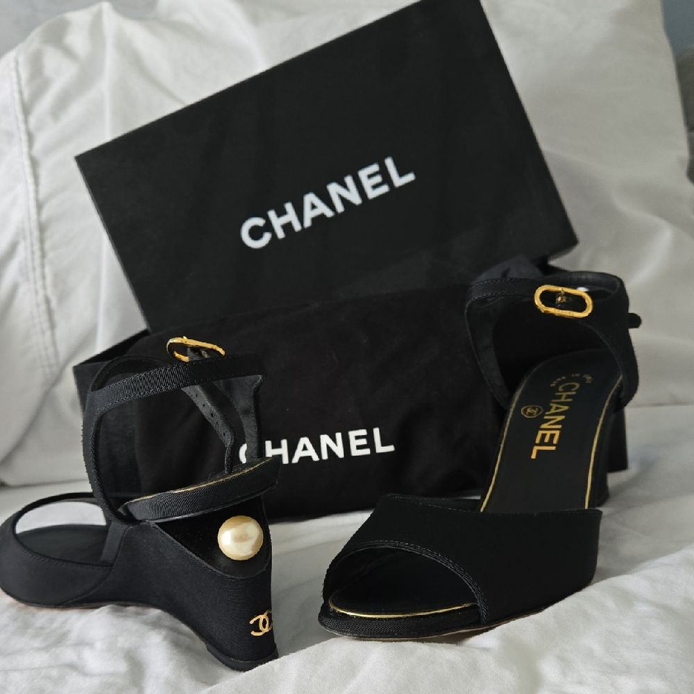 CHANEL Black Heels with Gold and Pearl Details